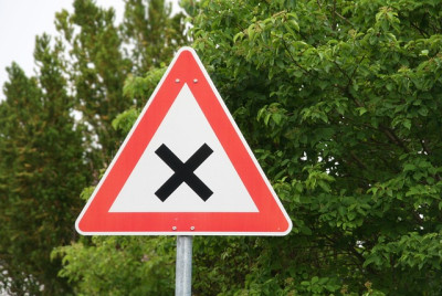 road-sign-6373717_640.jpg