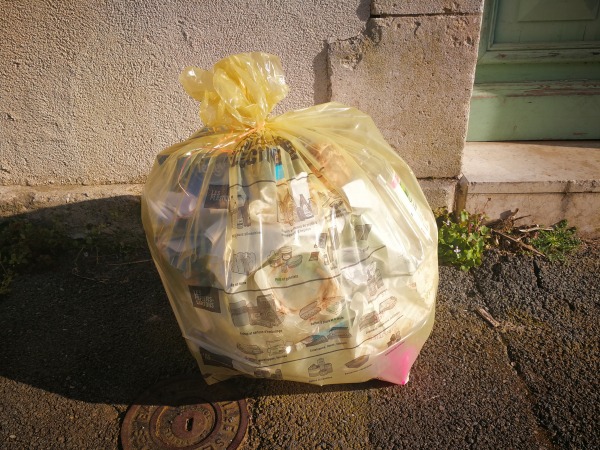 poubelles jaunes