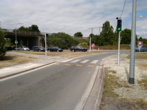 Lancement de l&#039;expérimentation des feux de circulation sur le giratoire sous la rocade à Lagord